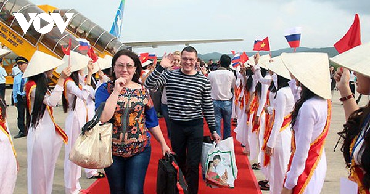 Russian tourist arrivals to Vietnam in first half match entire 2024 total